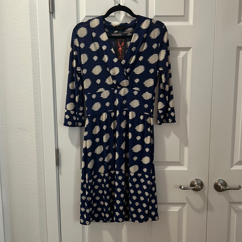 NWT Women’s Reborn V-neck 3/4 sleeve dress